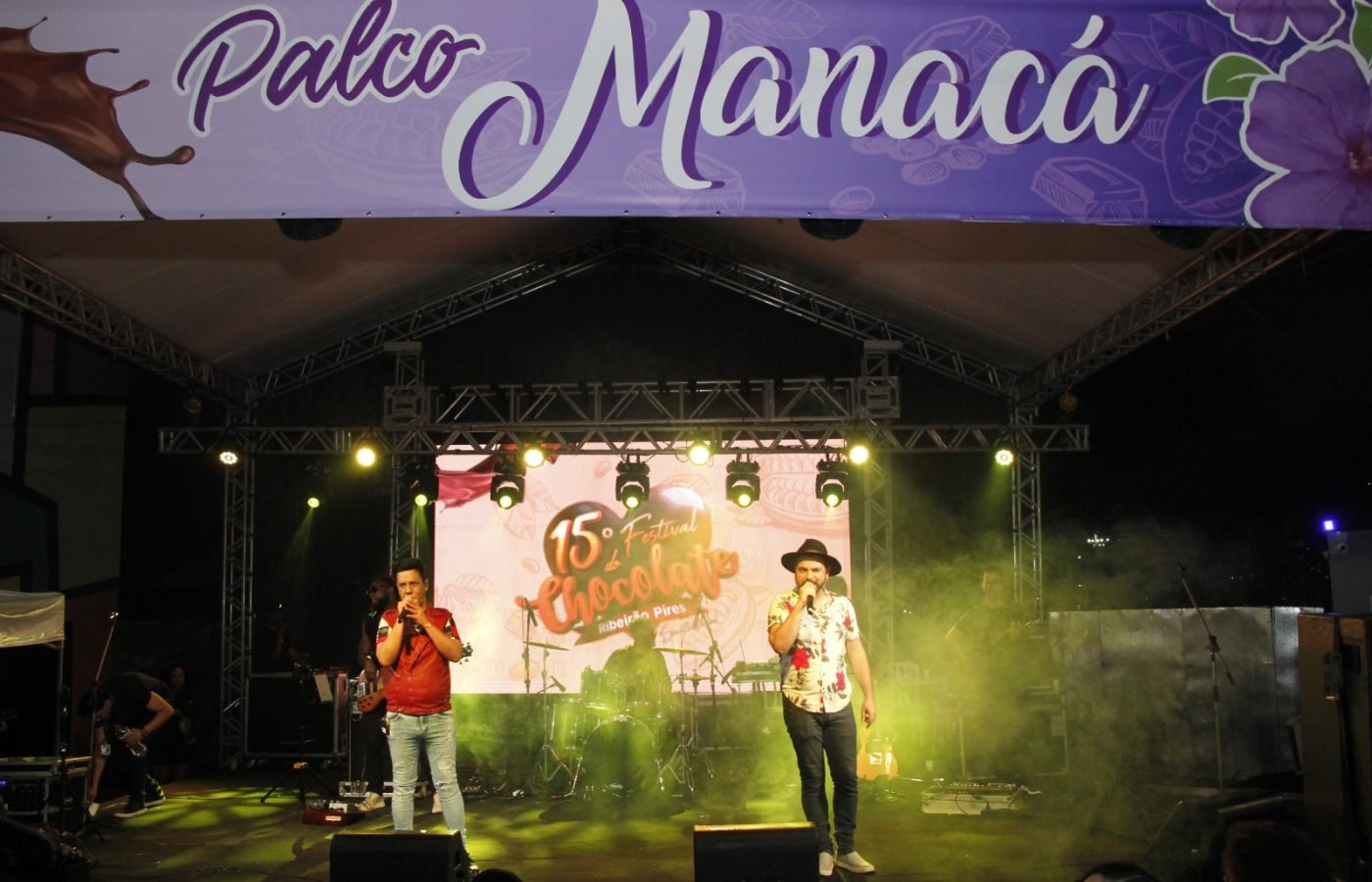 Dupla Roger e Rogério foi uma das atrações do Palco Manacá